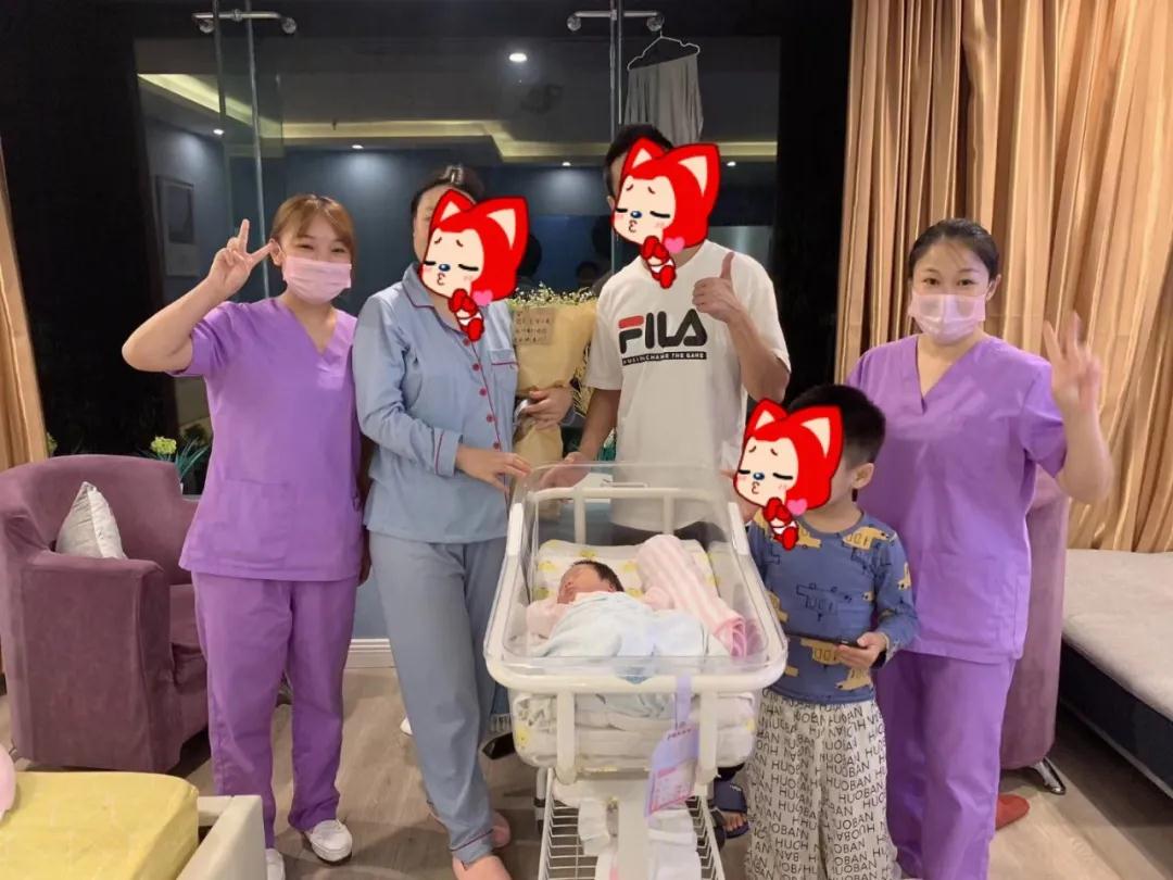 小甜甜宝贝满月啦!凯月月子中心送上温馨祝福!