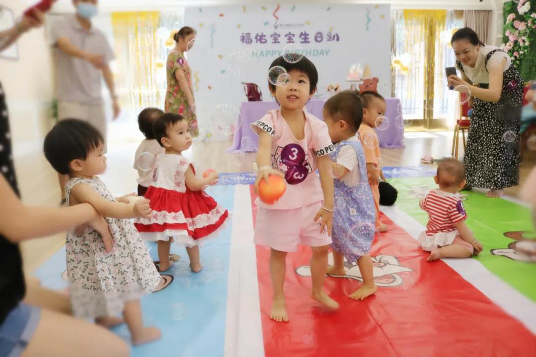 福佑月子中心八月宝贝生日趴,定格美好瞬间~