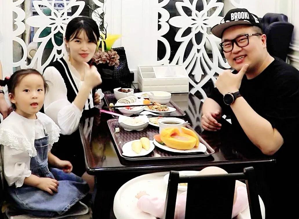 山东电视台主持人大凯携爱妻“回娘家”,二胎再次签约福座专业护理!