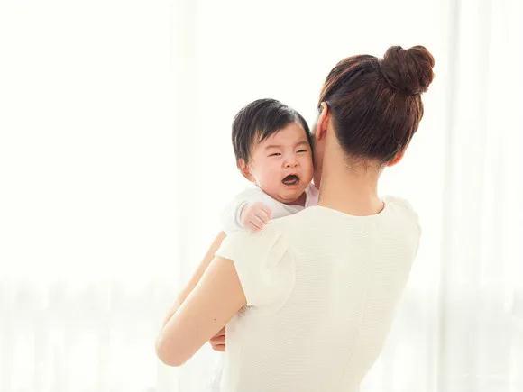 育儿课堂丨听说宝宝不能抱着摇晃,真的吗?